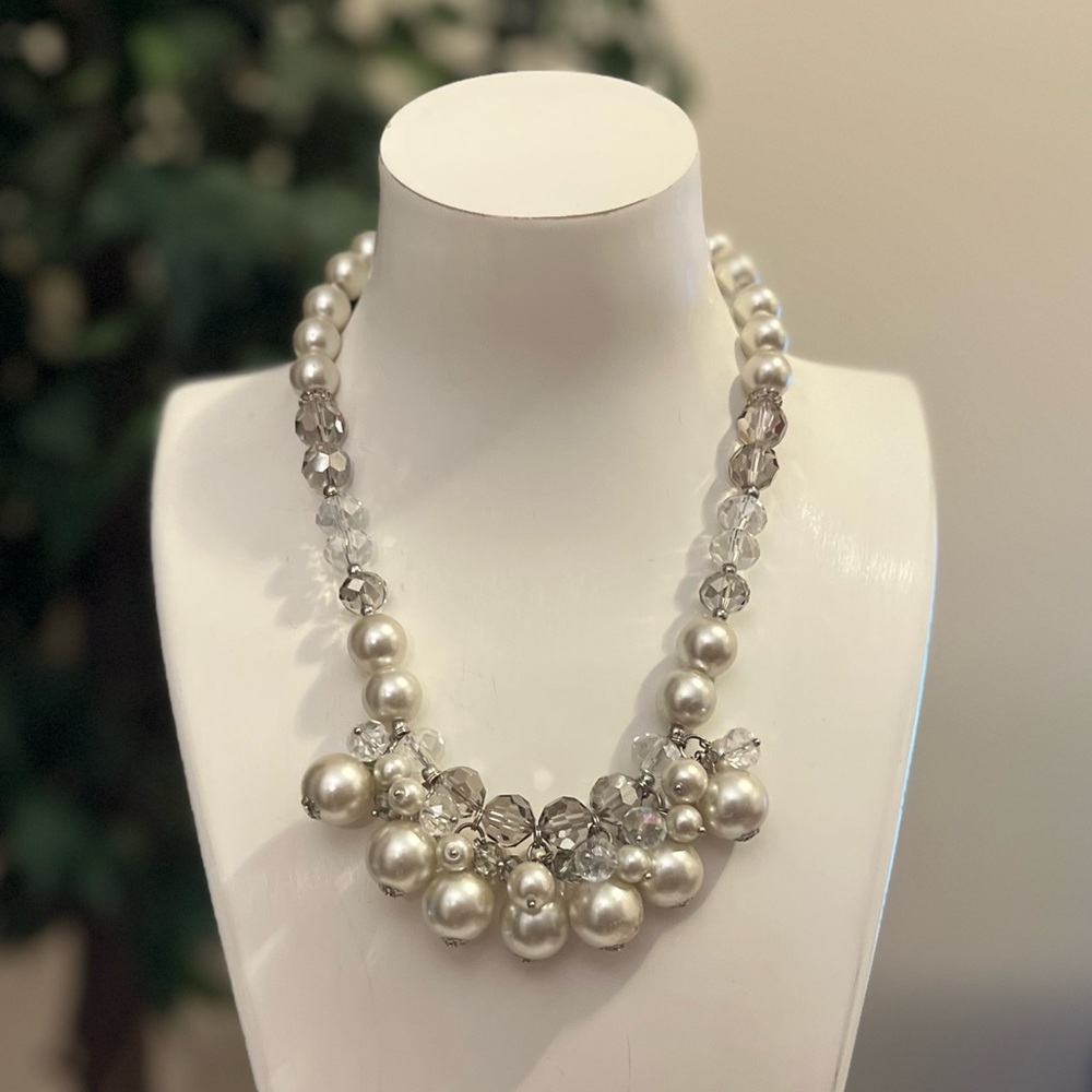 ✔️NWT Traci Lynn Pearl and Clear Bead Necklace